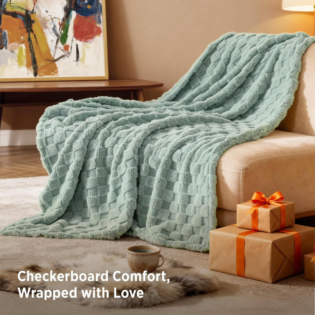 Bedsure Gentlesoft Sage Green Throw Blanket for Couch - Checkered Cute Fleece Blankets, Soft Cozy Summer Throw for Bedroom Home Decor Gifts for Mom Girls, Green, 50X60 Inches