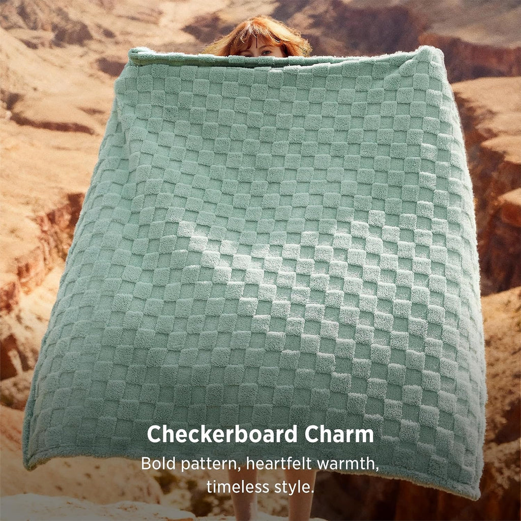 Bedsure Gentlesoft Sage Green Throw Blanket for Couch - Checkered Cute Fleece Blankets, Soft Cozy Summer Throw for Bedroom Home Decor Gifts for Mom Girls, Green, 50X60 Inches