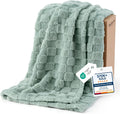 Bedsure Gentlesoft Sage Green Throw Blanket for Couch - Checkered Cute Fleece Blankets, Soft Cozy Summer Throw for Bedroom Home Decor Gifts for Mom Girls, Green, 50X60 Inches
